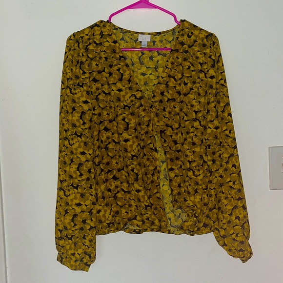 Yellow flower blouse New Day - Picture 2 of 4